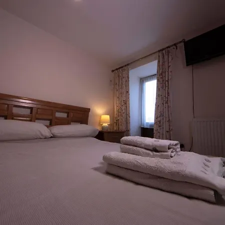 Polhilsa Farm Bed & Breakfast